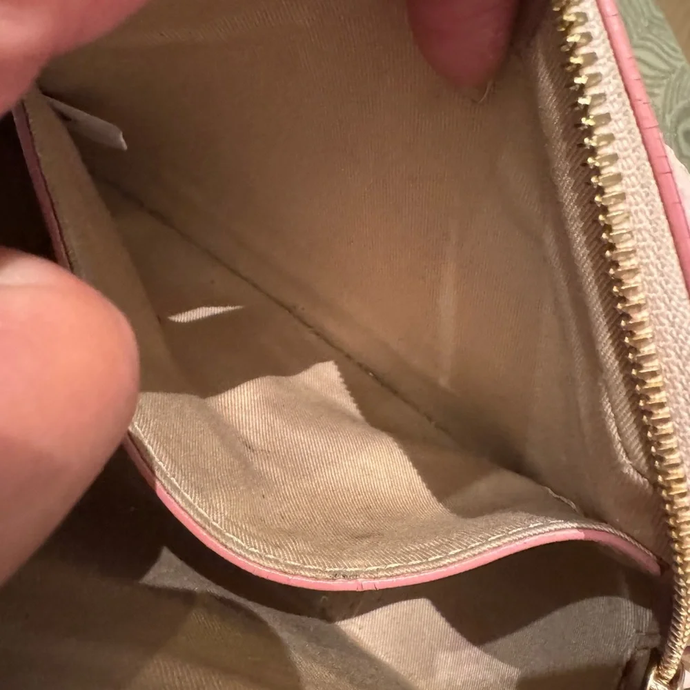 Chic Pink Crossbody Bag with Chain Detail - Picture 13 of 13